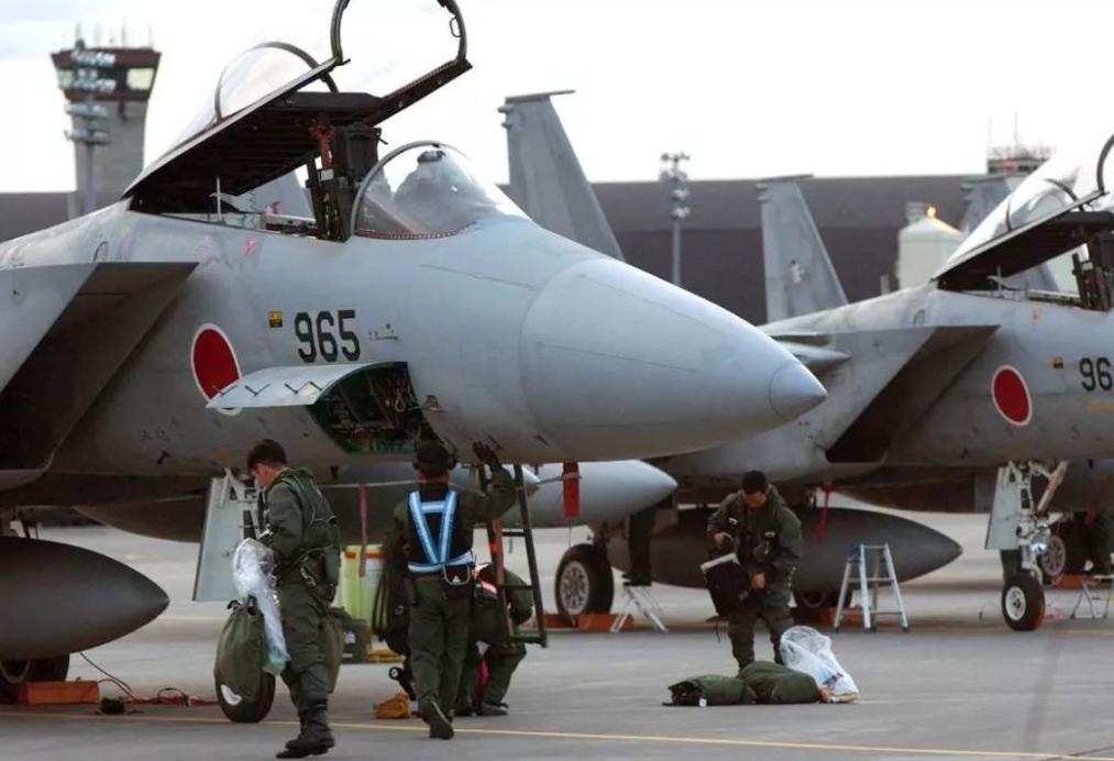 战机可丢垃圾场，坦克被嘲“战场打火机”，台军古董*器武**害死人