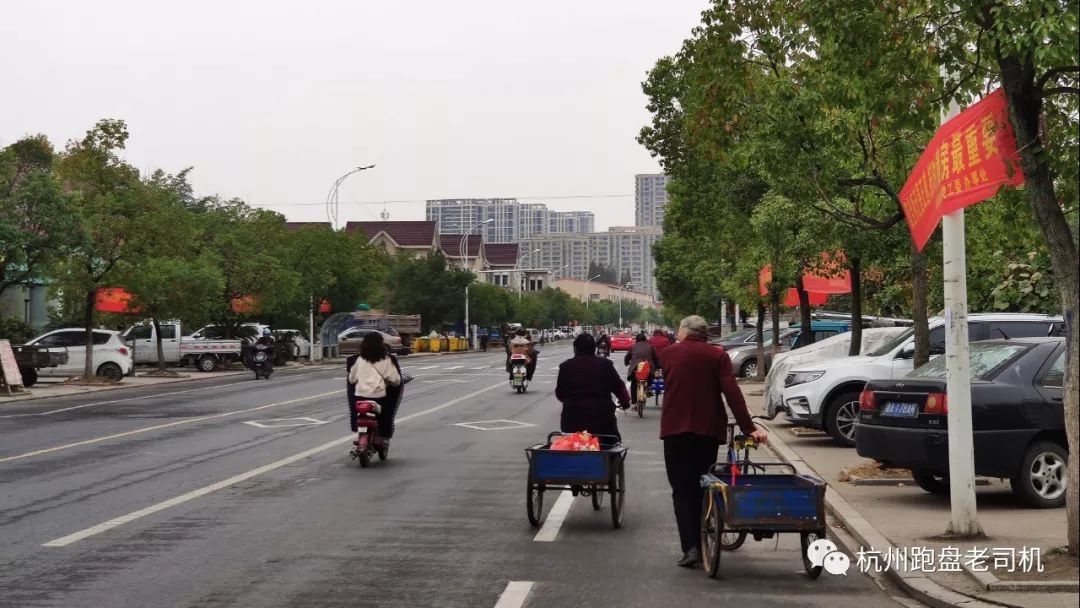 滨江区地铁口新开楼盘,滨江世茂二手房三室