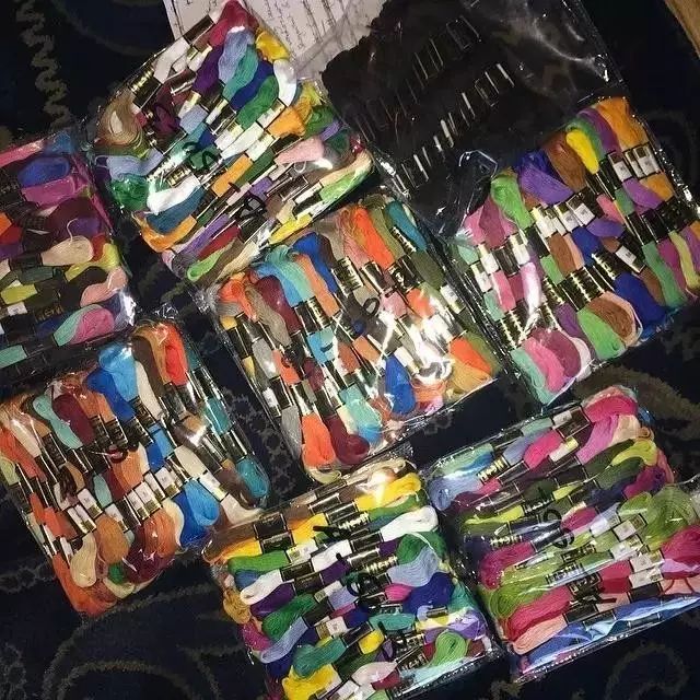 一个95后美女开了一家超市,85后美女开了一家超市