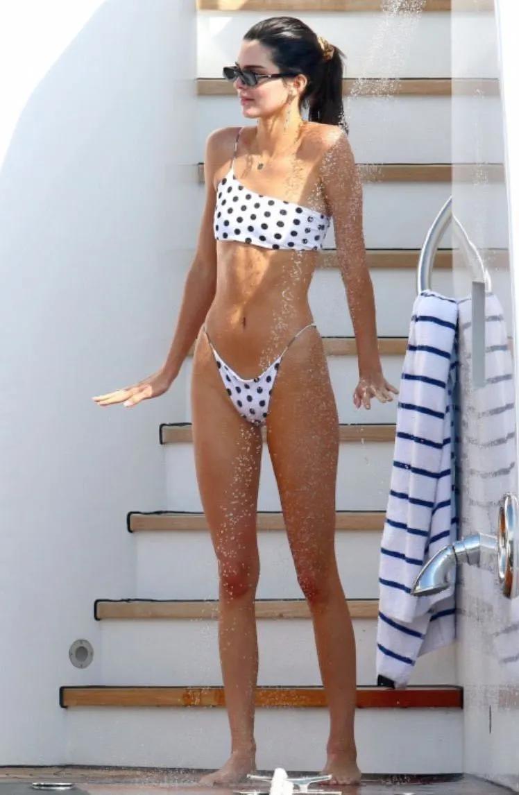 高考完第一天穿什么衣服,高考完第一件事健身