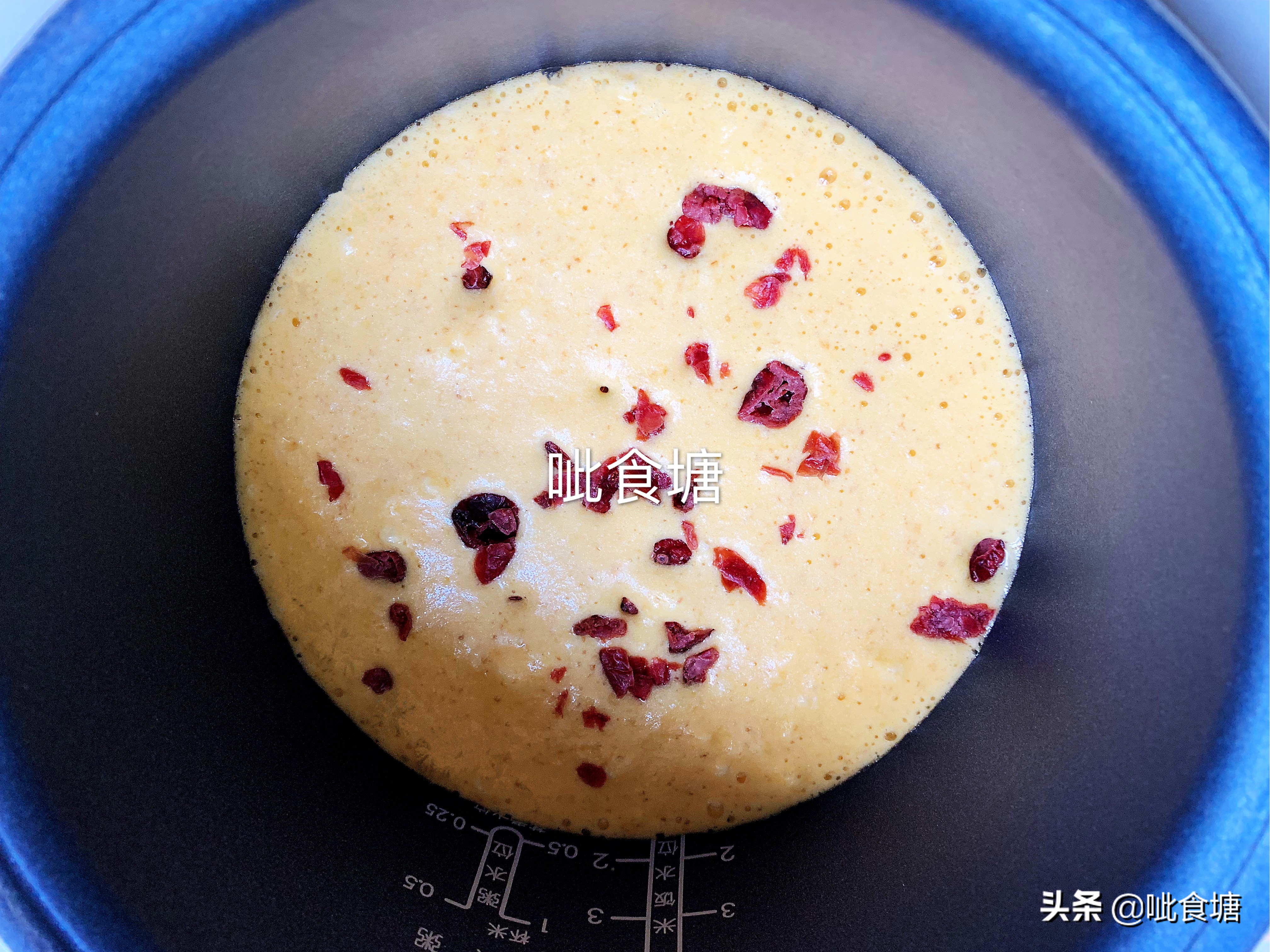 电饭煲蛋糕手动打发要多久,不用打发的蛋糕电饭煲做法