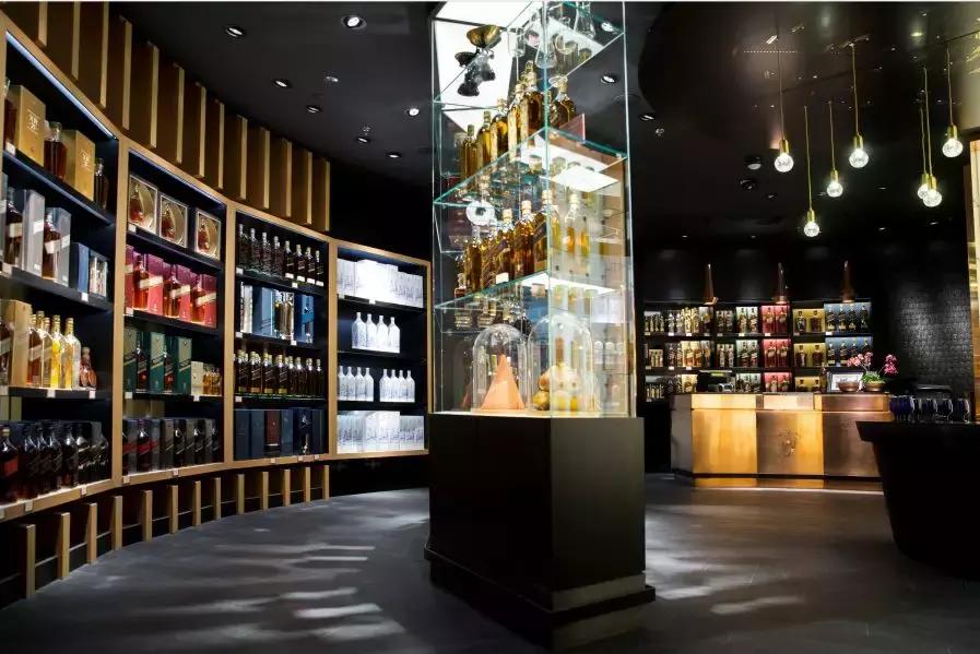 机场里的“十二时辰”，就服史基浦