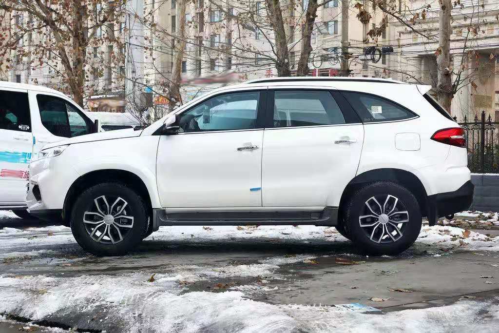 新款江铃驭胜s350乘坐空间表现,江铃驭胜s350越野驾驶体验