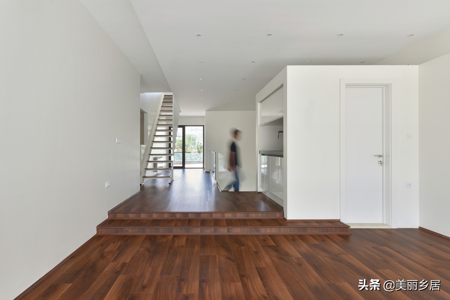 宅基地有一边有斜角怎么建房,宅基地是大坑如何建房