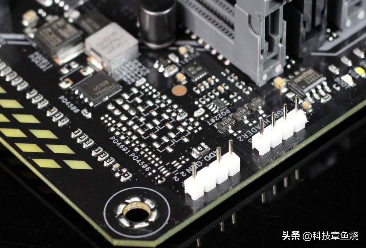 华硕tufb560重炮手能插几个固态,华硕tufb560重炮手说明书