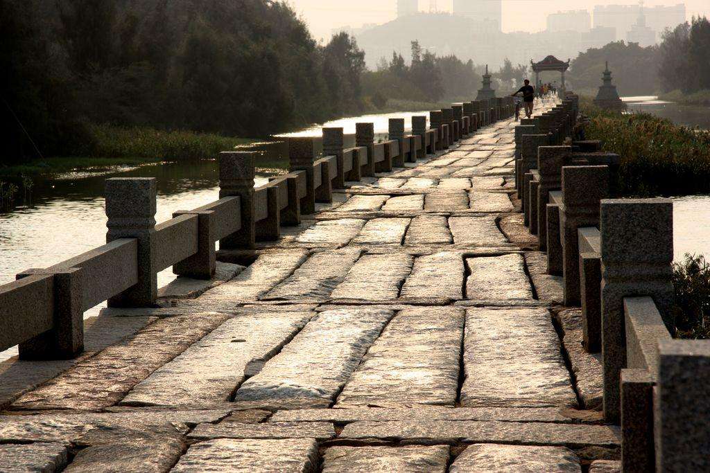 冯唐有关董桥的评价,冯唐怎么评价董桥