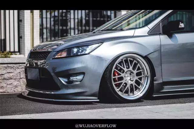 福克斯三厢外国改装st案例,福克斯改装内饰carplay