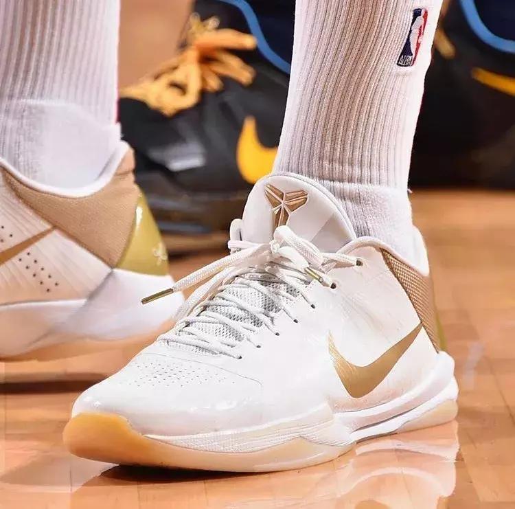 nba欧文5上脚图,nba今日上脚球鞋欧文6