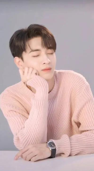 师兄团宠秦霄贤,师父有多宠小徒弟秦霄贤