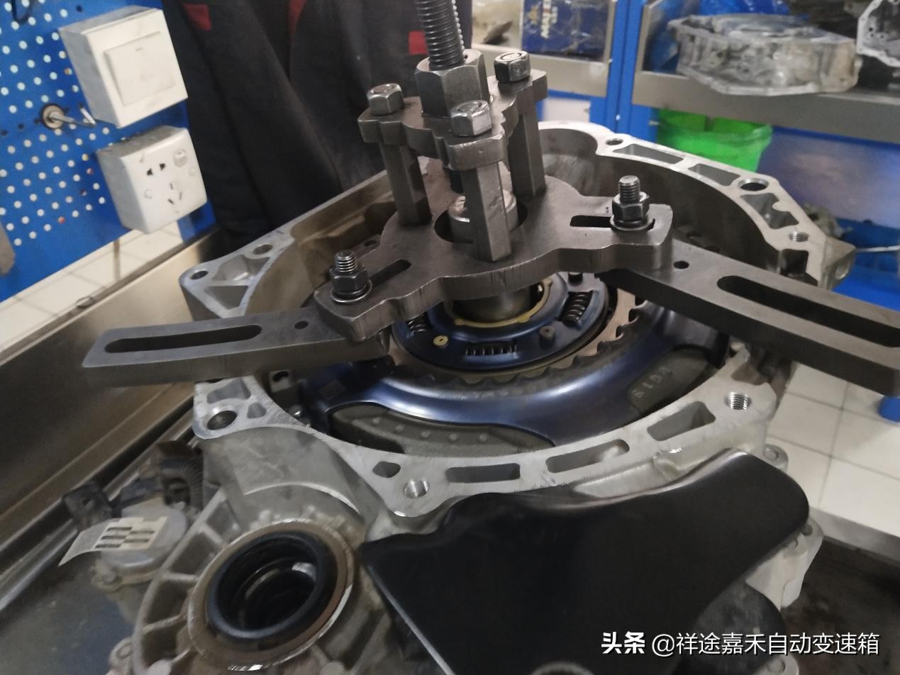 现代途胜变速箱报2挡定位故障,途胜变速箱没有奇数挡维修费用