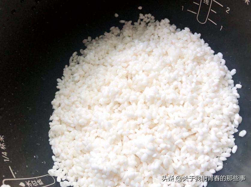 蒸米饭一半熟一半不熟,蒸米饭断电再蒸要加水吗