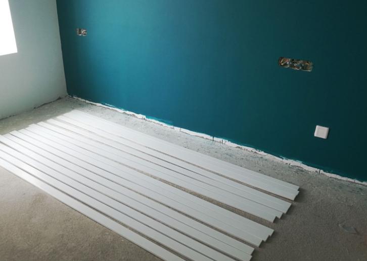 灰色地砖配什么颜色踢脚线效果图,踢脚线怎么选择颜色和款式