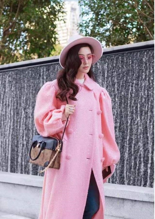 范冰冰最新着装图片,范冰冰戴口罩戴帽子照片