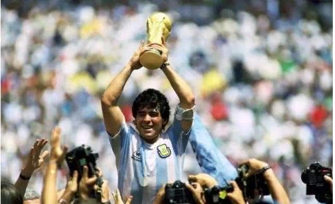 足坛上的十大恶人马拉多纳,足坛十大传奇马拉多纳