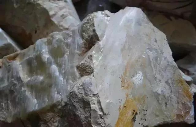 石头玉的鉴别,一块石头一块玉