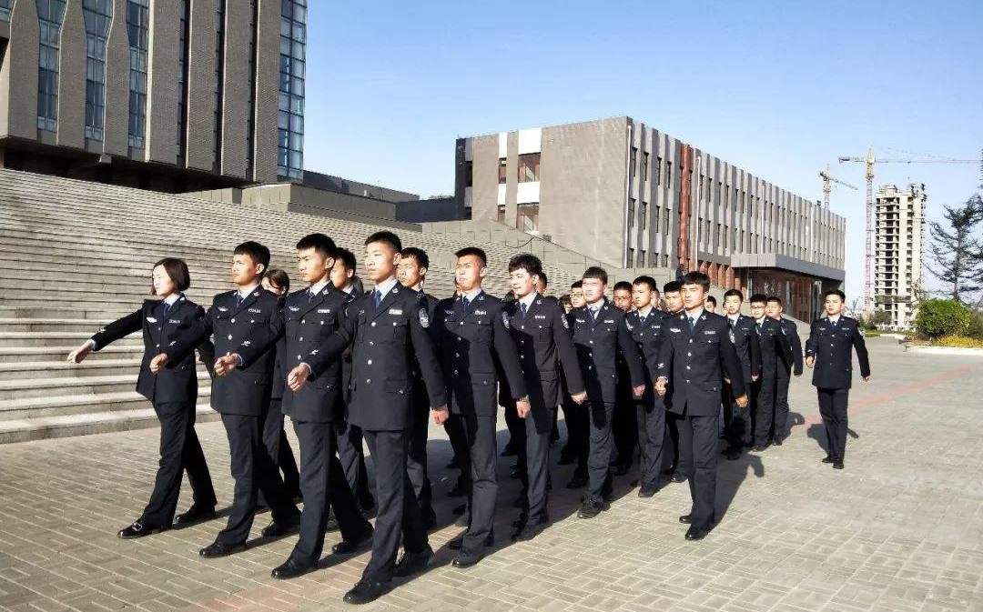 什么专业男生多女生也能干的专业,高中选专业什么专业适合男生