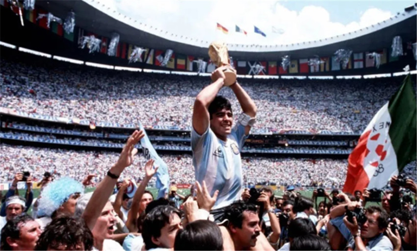 马拉多纳两块劳力士,马拉多纳双手戴劳力士