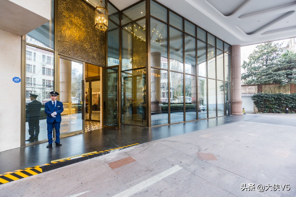 上海旅游值得打卡的酒店,来上海玩住哪里性价比比较高