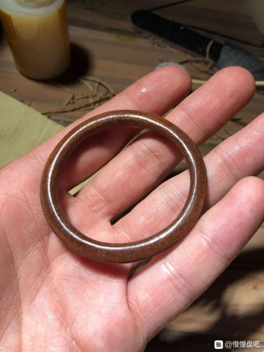懒人必爱，洗澡都不用摘！花几十块钱做个皮环，能戴一辈子