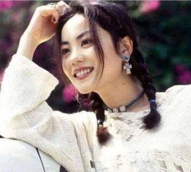 王菲和窦唯目前的关系,王菲的反反复复