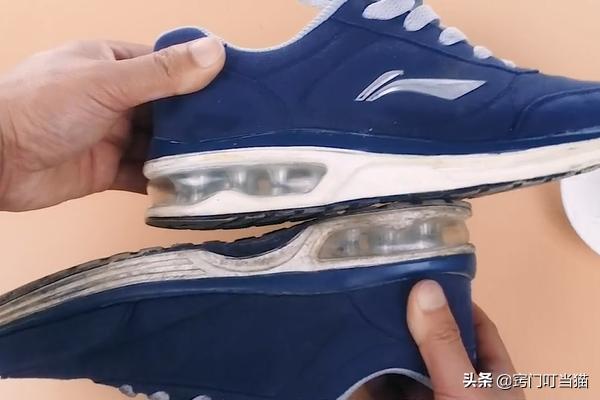 白鞋边上脏了小妙招,白鞋边脏了怎么能刷掉