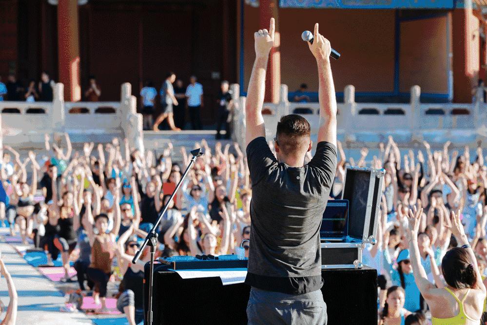 名媛们的“爱马仕”秋裤:不爱维秘内衣却爱“秋裤”外穿的女孩子