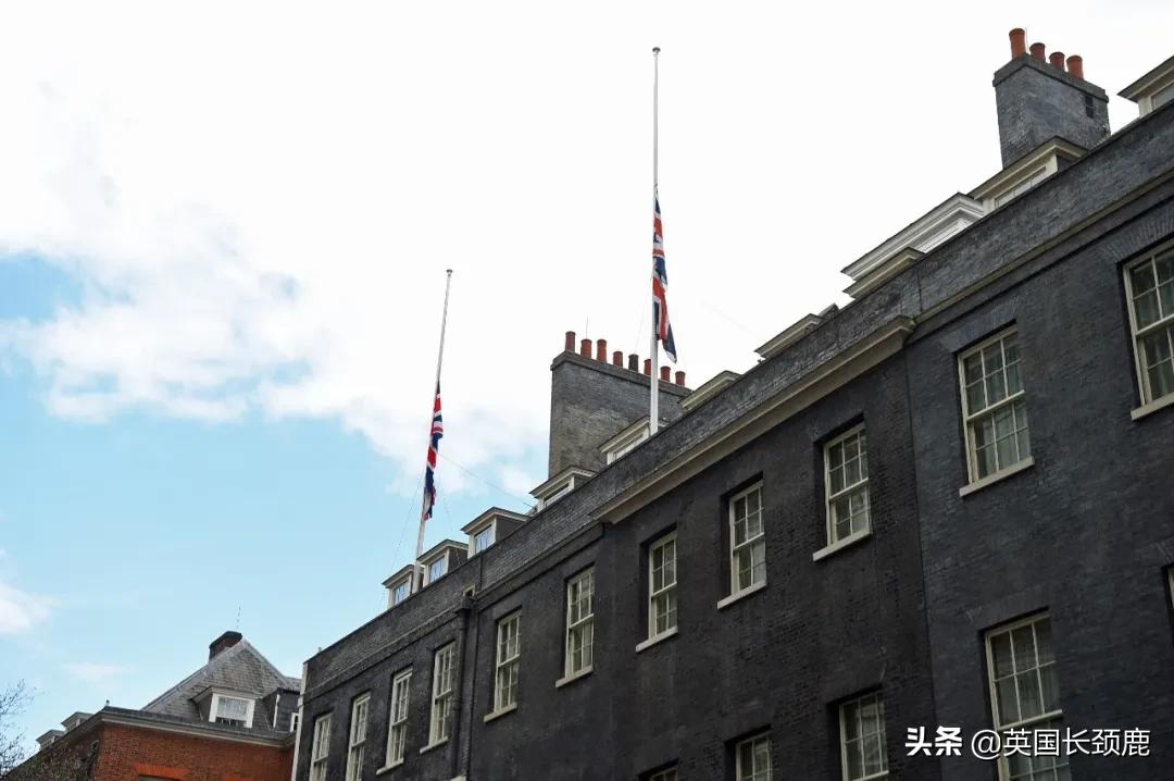 “感谢74年的陪伴，来生一定要再做我的爱人，好吗？”