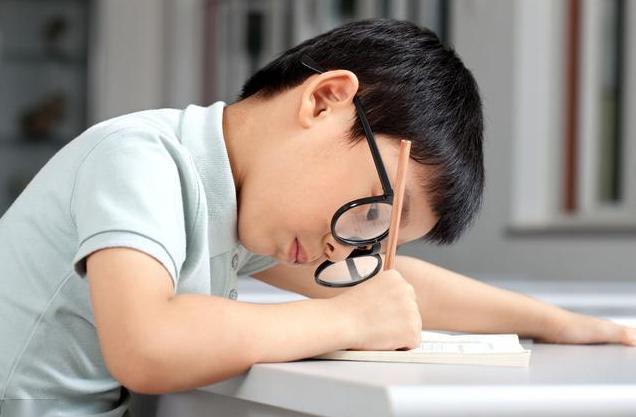 教你一招让孩子独立,如何培养小孩大胆勇敢