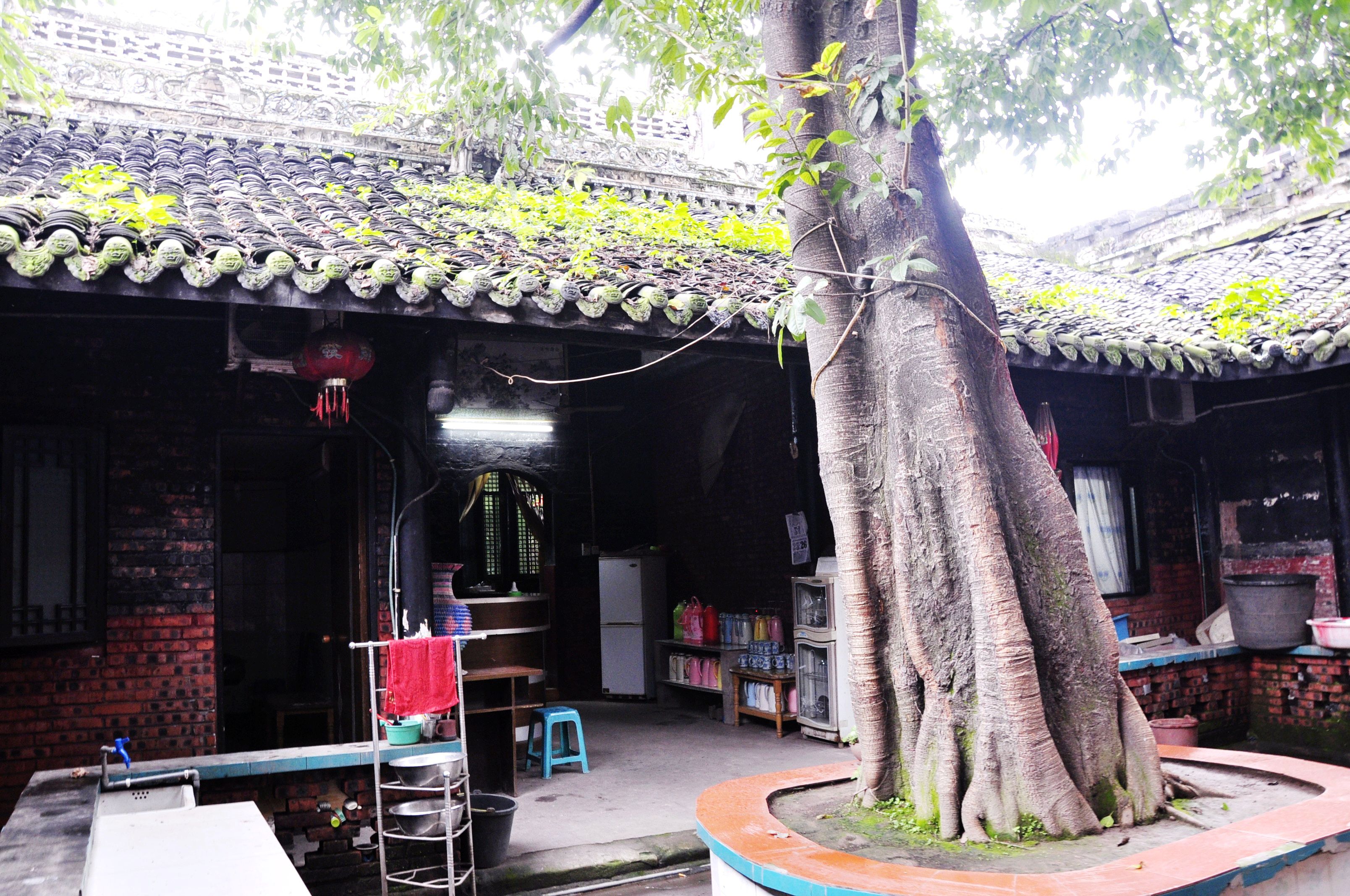 牛佛烘肘吃出梁山好汉的气魄