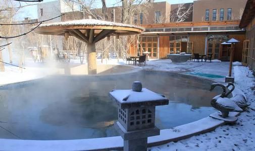 雪天户外泡温泉有哪些地方,春雪时节泡温泉