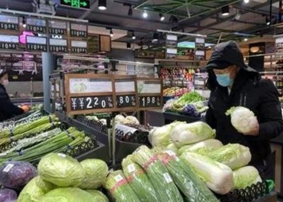 马云遭遇困难的时候,马云预言实体店和电商