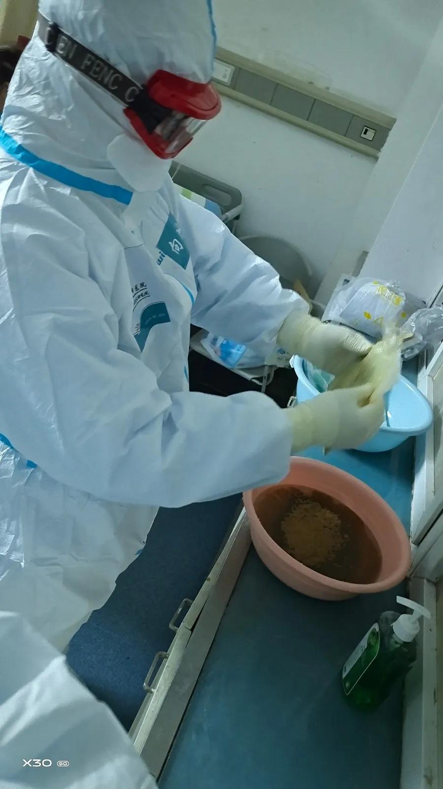 中医特色护理技术走红武汉战“疫”前线|一线日志