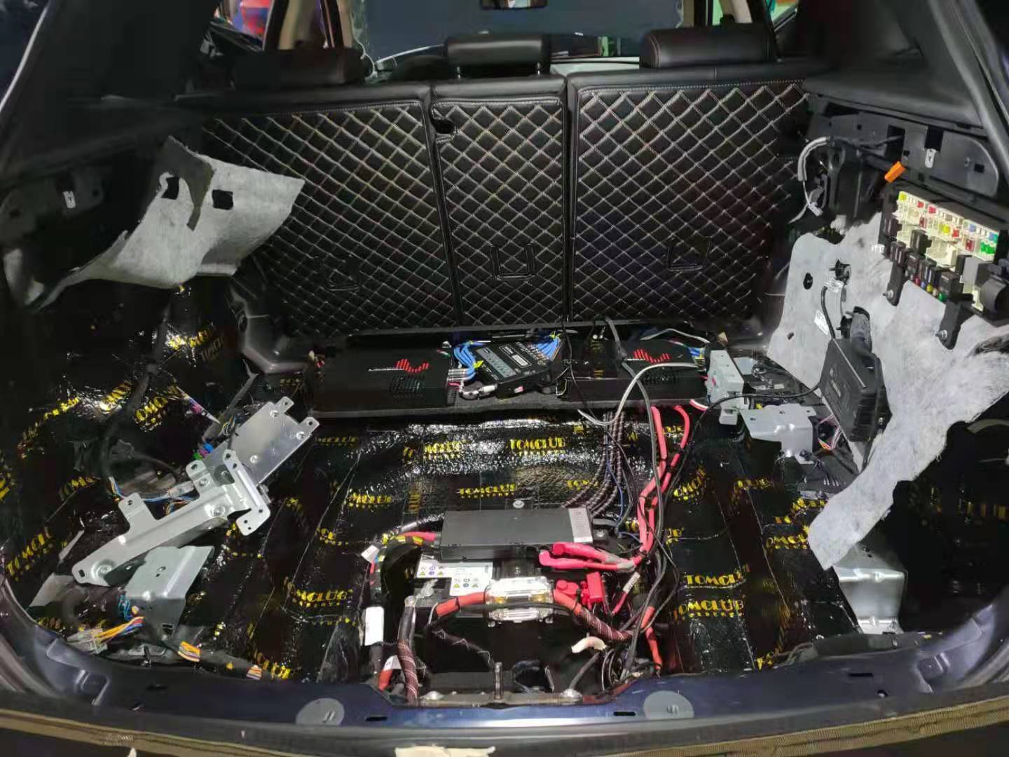 捷豹四门隔音视频,捷豹噪音大怎么改