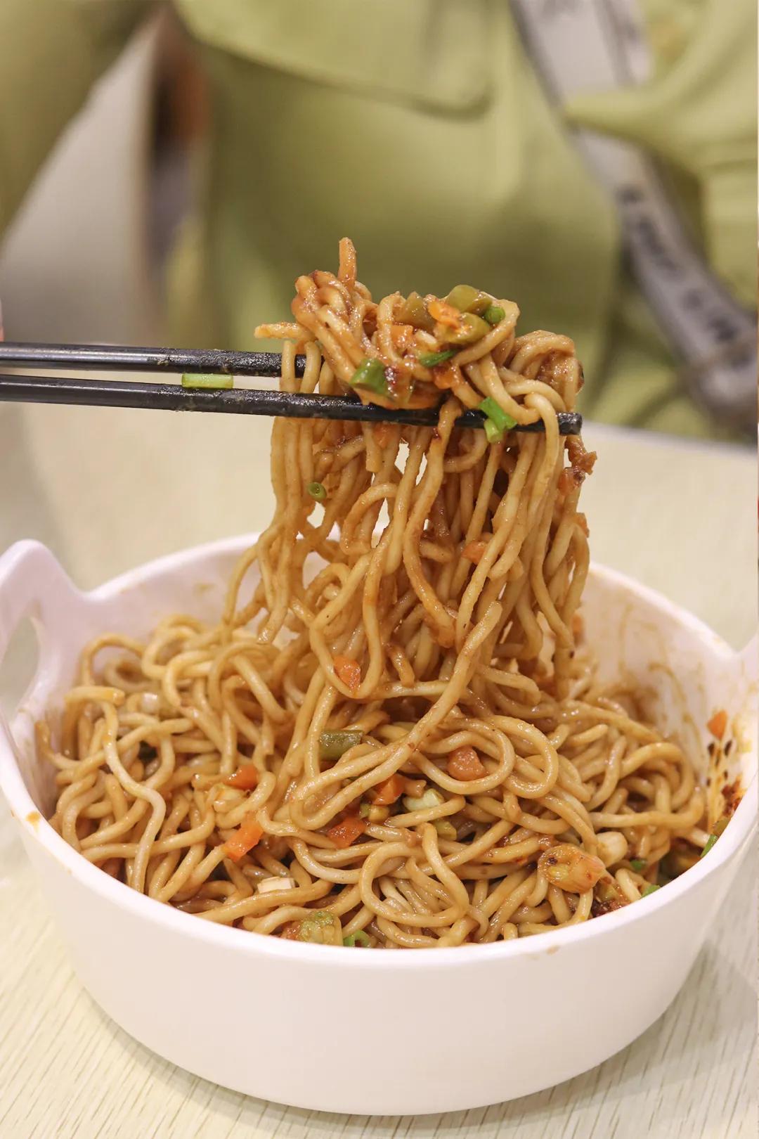 太原地铁2号线美食推荐,太原附近人气最旺的美食街