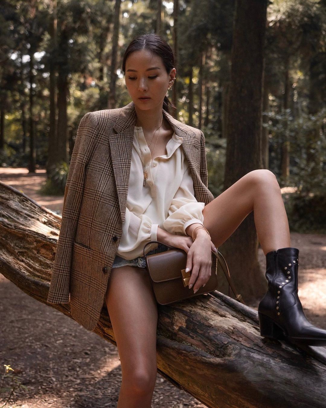 孙芸芸背心短裤,孙芸芸最新穿搭图