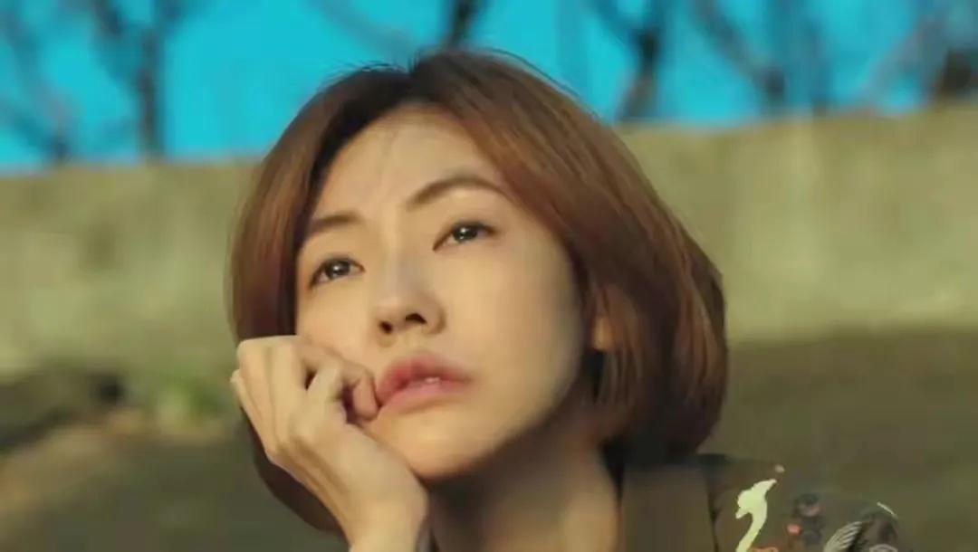 台上生猛，台下很怂：小S和这两个男人的故事，原来这么“悲惨”