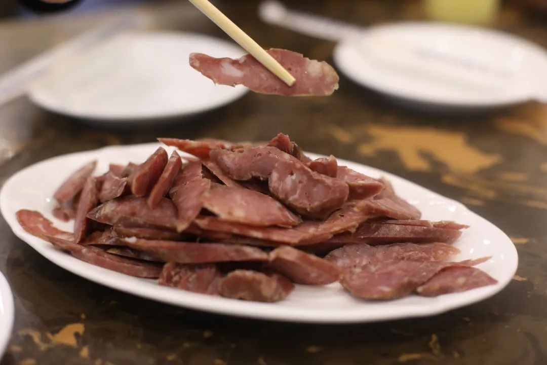 去哈尔滨买红肠应该怎么说,买商委红肠几点去排队