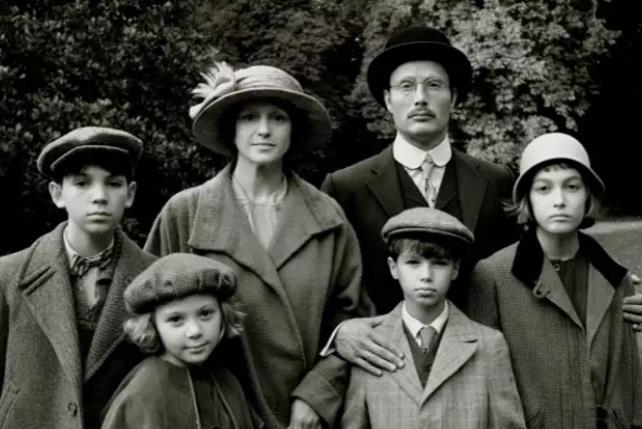 时尚界翘楚香奈儿离开修道院,时尚女王香奈儿的一生