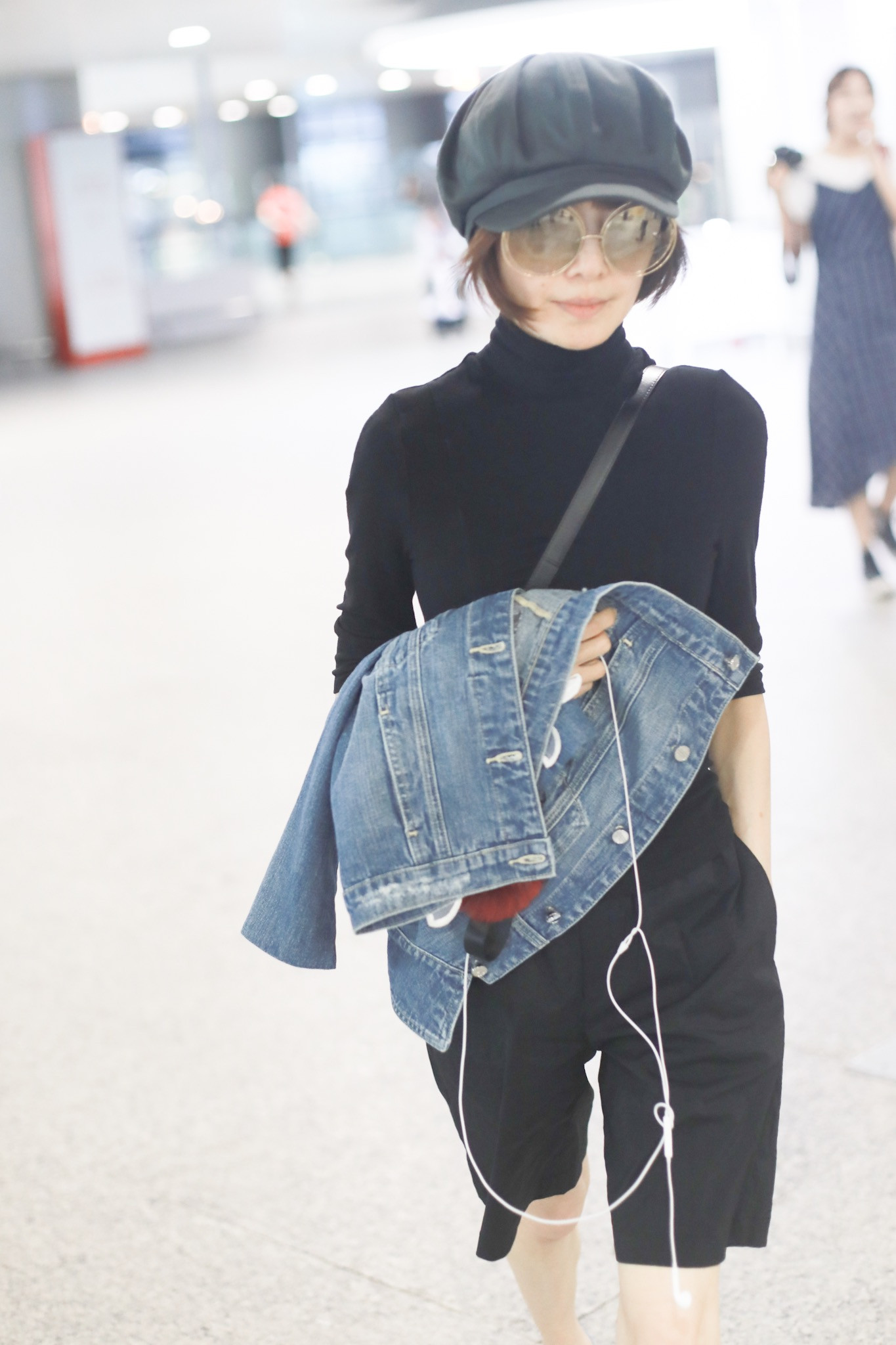 49岁鲁豫瘦得像老人,47岁鲁豫现身机场骨瘦如柴