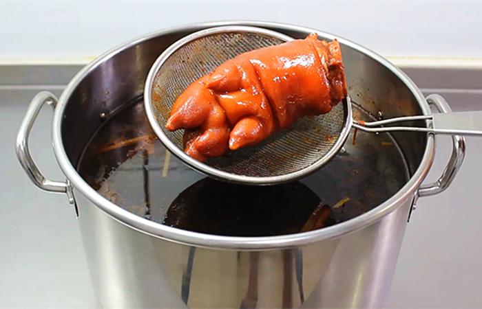 卤肉卤得不咸怎么办,做了卤肉眼睛干涩怎么办