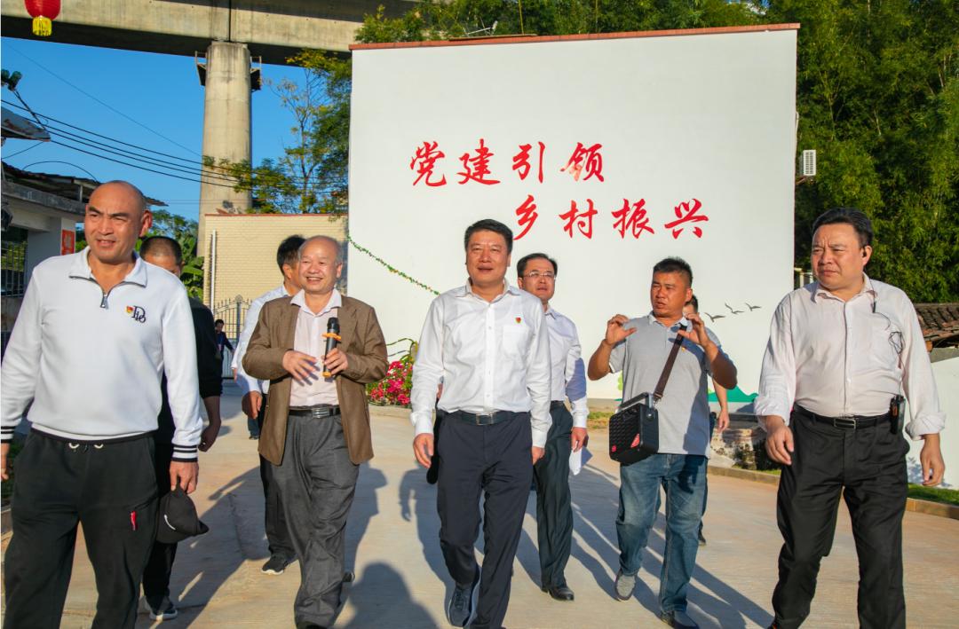 楹﹀厓鎽勫奖,楹﹀厓瑙嗛