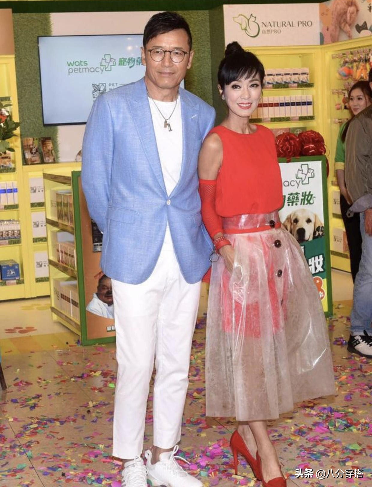 63岁米雪穿刺绣连衣裙减龄不够,米雪越来越漂亮