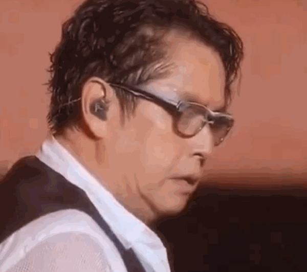 谭咏麟十首经典歌曲现场版,谭咏麟第一次唱的一首歌