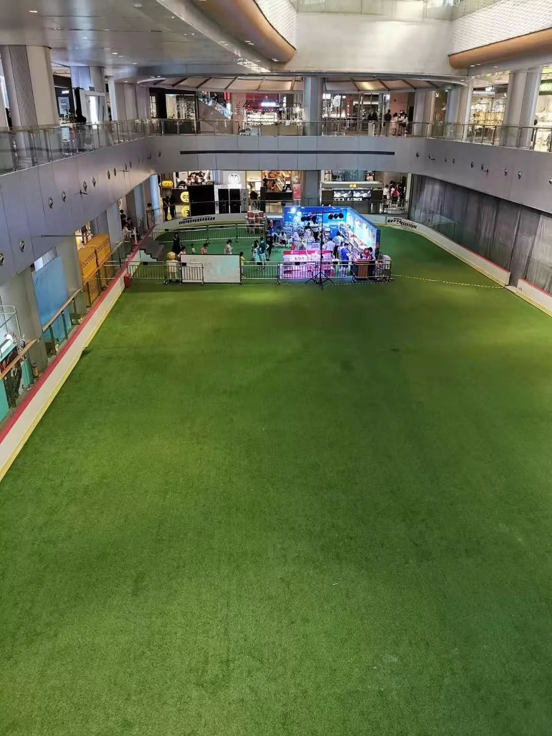 年销售额32亿！一个体育老师打造的商场，在深圳竟火了11年