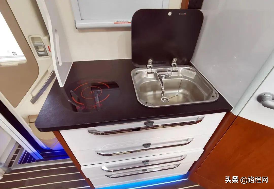 装甲防弹豪华房车,黑金刚霍夫勒房车b型最新款