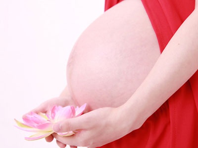 产后妊娠纹发痒用什么药膏缓解,产后妊娠纹一出汗就痒痒的怎么办