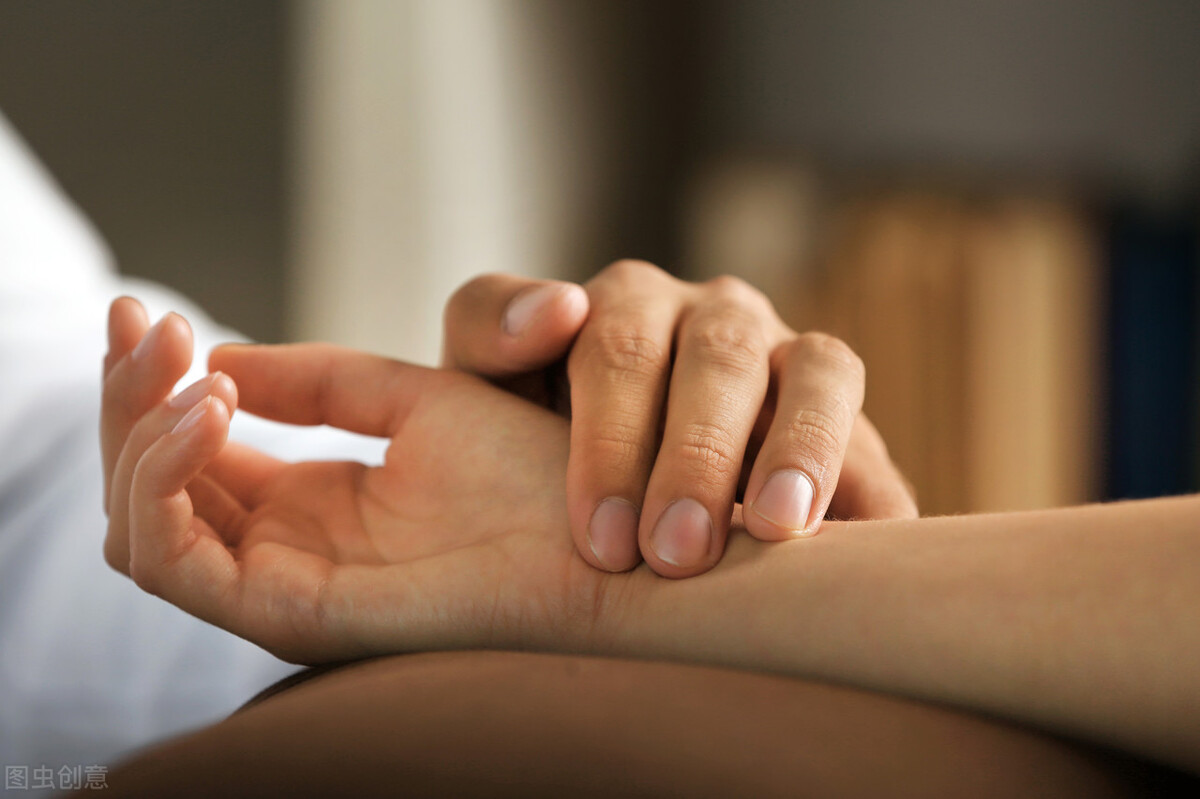 中医诊脉怎么辨别寒热虚实阴阳,中医把脉28种脉象对应的疾病