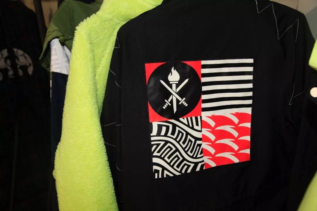 安踏冠军系列也开始发力了,openingceremony安踏联名