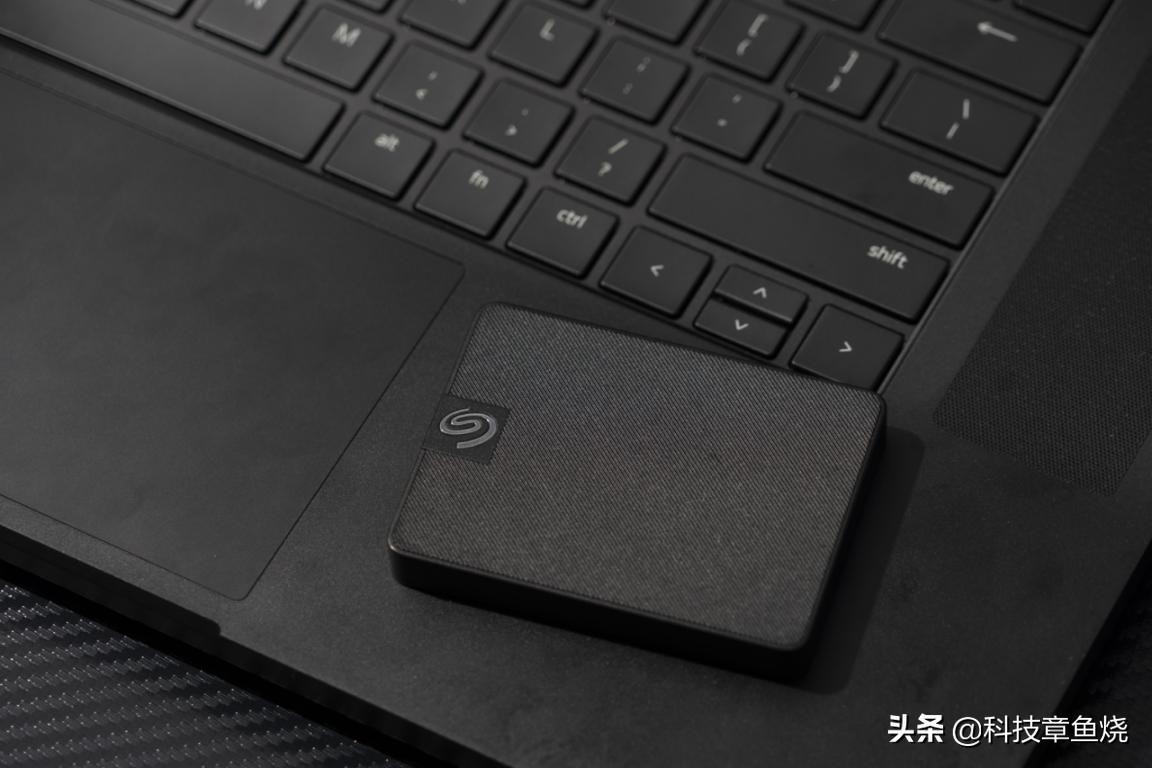 大型移动硬盘可以做什么,移动硬盘可以做些什么东西