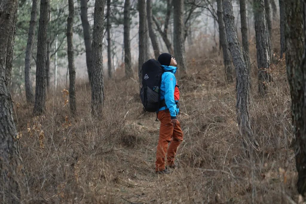 KAILASMONT：3021年，玩户外还是得穿冲锋衣